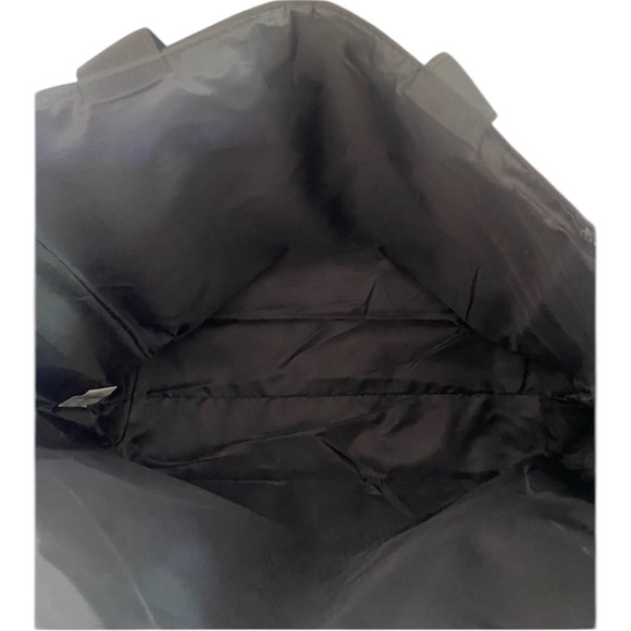 COACH - Spacious Elegant Black and Gray Tote Bag - Picture 4 of 9